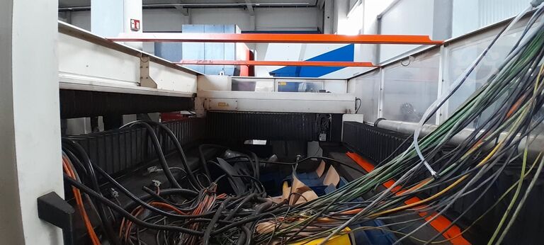 Laser cutting machine TRUMPF TruMatic L3030