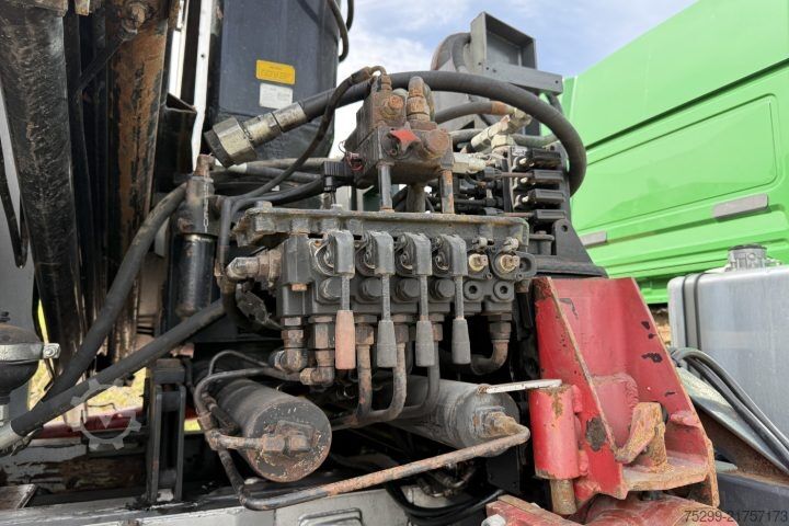 Truck mounted crane  215-3/40 für Hakengerät & BDF Twistlock