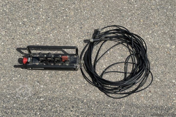 Truck mounted crane  215-3/40 für Hakengerät & BDF Twistlock