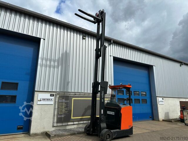 Außen-Reachtruck BT RRE160HR mit RAVAS Wiegesystem BT RRE160HR