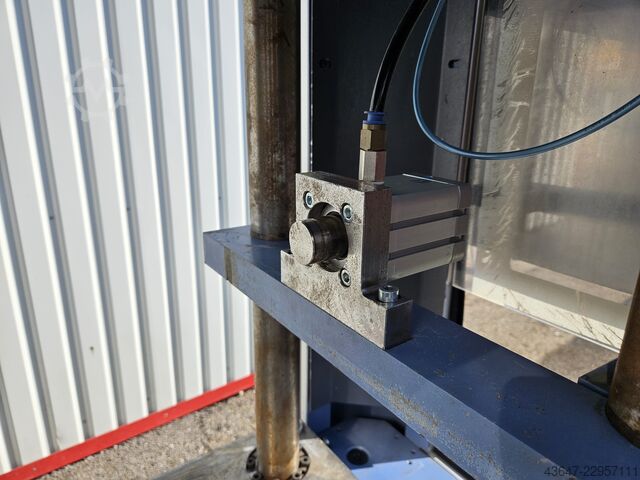 Pneumatic press 1,5t press force tox TOX Q-K 015.030.200.12