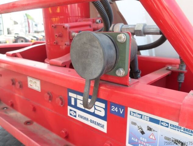 Silo semitrailer Kässbohrer Kippsilo SSK 60 60m³ Hydraulik Vakuumschaden