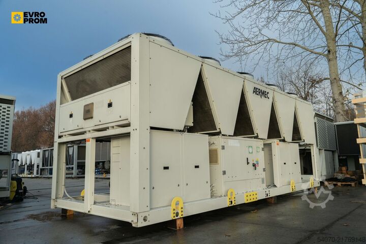 Chiller Used Industrial Chiller AERMEC - 634 kW | With warranty