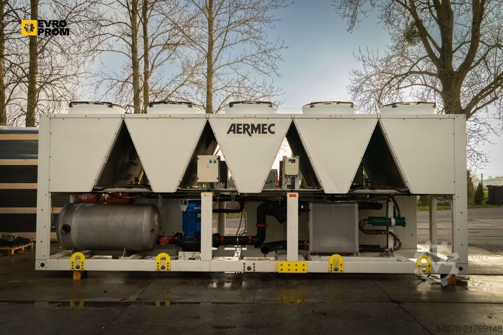 Chiller Used Industrial Chiller AERMEC - 634 kW | With warranty