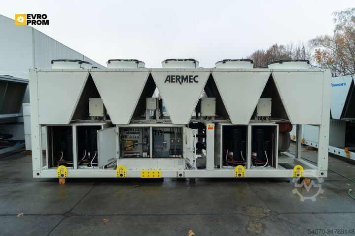 Chiller Used Industrial Chiller AERMEC - 634 kW | With warranty