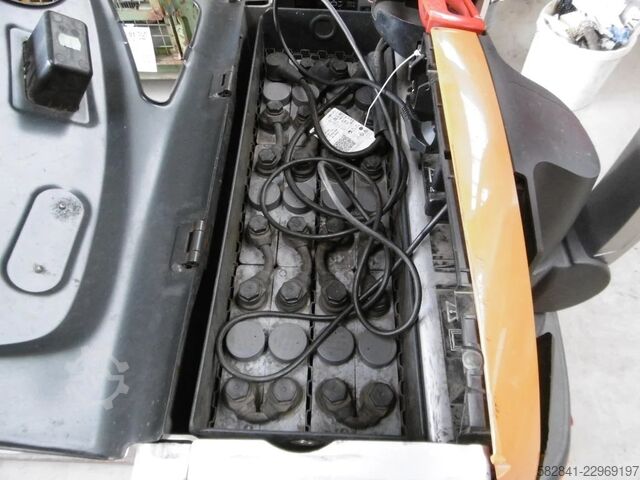 Electric low-lift pallet truck STILL EXU 18