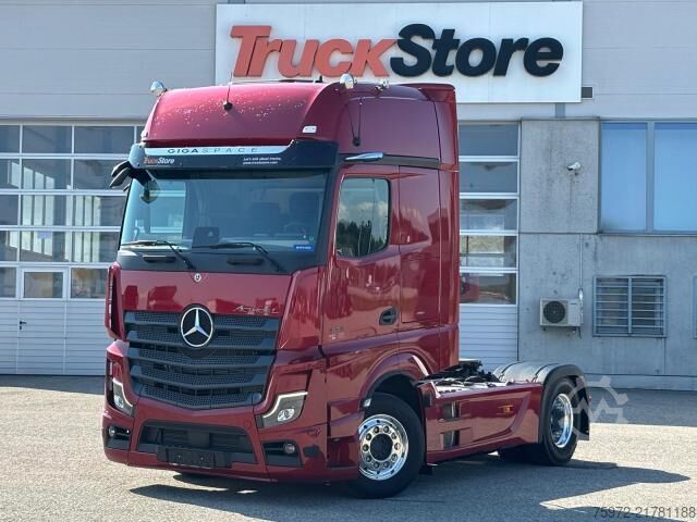 Standard tractor unit  Actros 1853 LS
