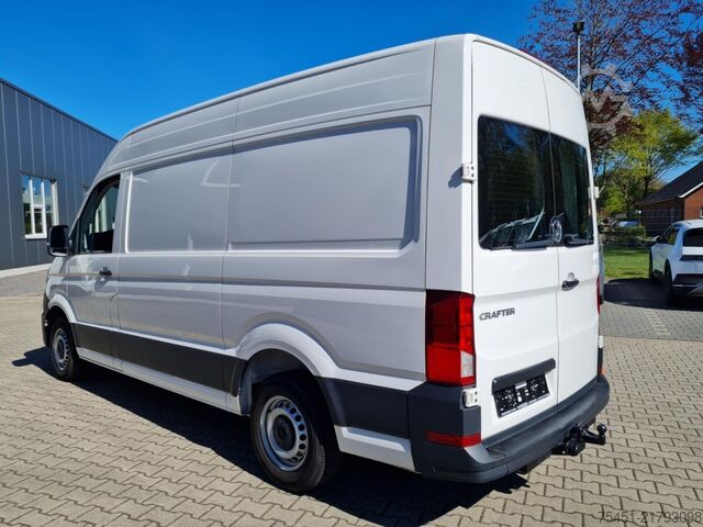 High top van VW Crafter 35 Kasten TDI MR L3H3 AHK KLIMA