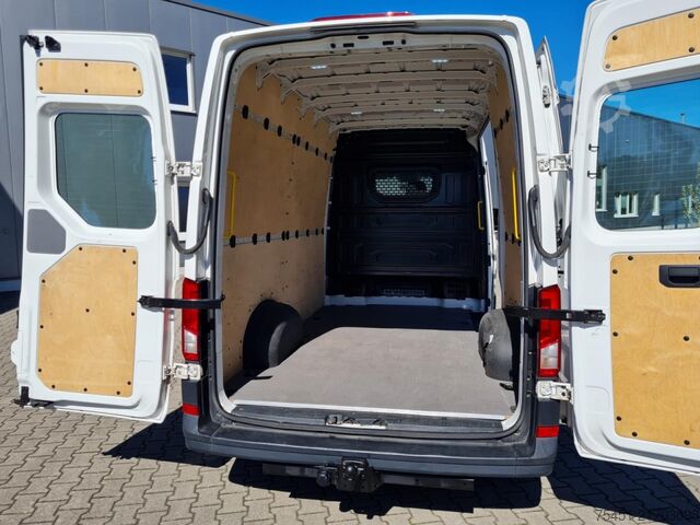 High top van VW Crafter 35 Kasten TDI MR L3H3 AHK KLIMA