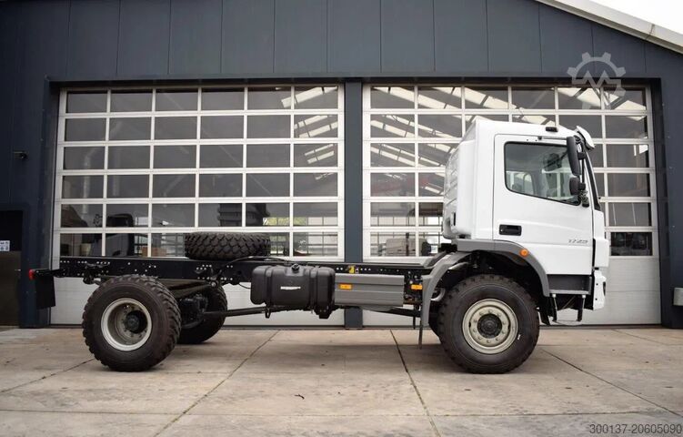 Chassis with cab Mercedes-Benz Atego 1725 4x4 Chassis Cabin (2 units)