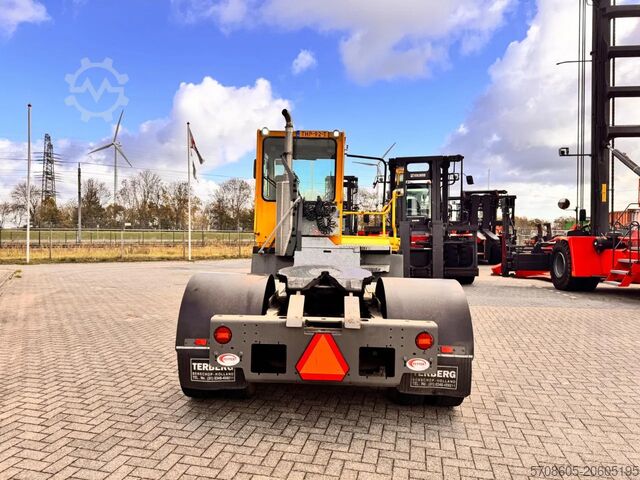 Terminal tractor Terberg YT 222 4x2 aangedreven terminal trekker