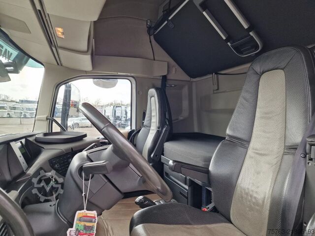 Volumen-SZM Volvo FH 13.500 Globetrotter XL 4x2 - I parkcool - Fu...