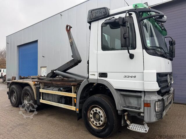 Hook arm system Mercedes-Benz Actros 3344 **BELGIAN TRUCK-3PED-BLUETEC 5-TOPS...