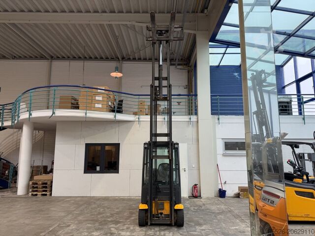 Elektro 4 Rad-Stapler Jungheinrich EFG 316 / 4359 Std.