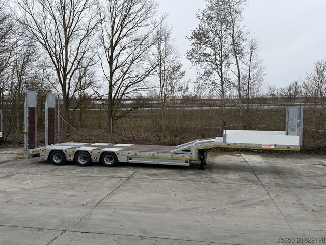 Low loader semitrailer Möslein ST 3  3 Achs Satteltieflader neu
