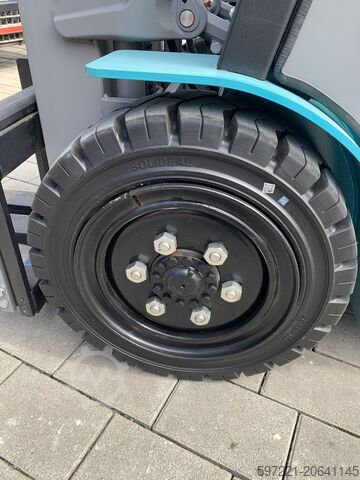 LPG-Gabelstapler Heli CPYD30 Vorführgerät Vollkabine