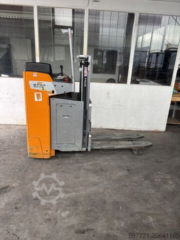 Pallet Stackers Still SXD20