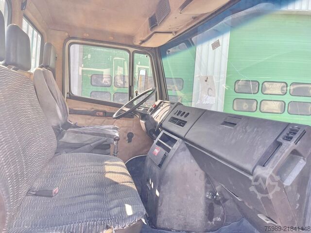 Loading platform Mercedes-Benz 711 D open truck. 5.10 m long cargo, 3 seats. V...