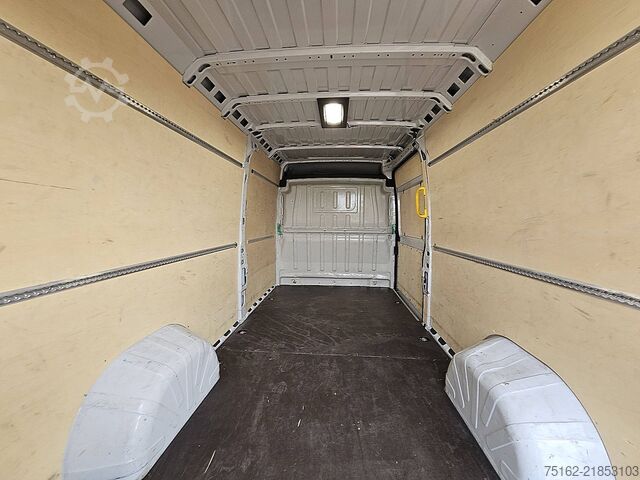High-roof van PEUGEOT BOXER 2.2 L4H2 Navi Automaat