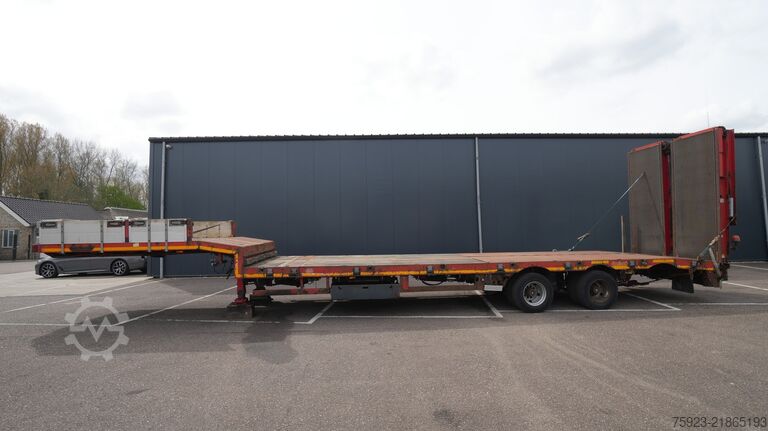 Semi low-loader Nooteboom MCO-48-03V Damaged semi low loader extendable 3...