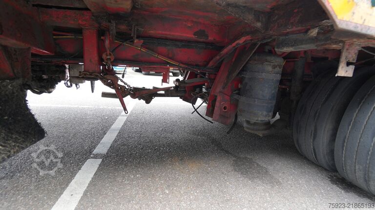 Semi low-loader Nooteboom MCO-48-03V Damaged semi low loader extendable 3...