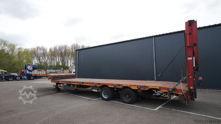 Semi low-loader Nooteboom MCO-48-03V Damaged semi low loader extendable 3...