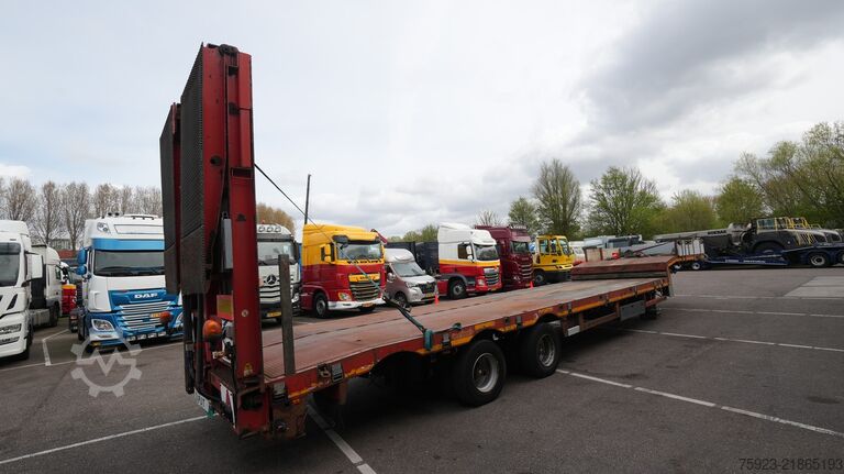 Semi low-loader Nooteboom MCO-48-03V Damaged semi low loader extendable 3...