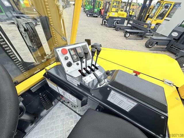 4-way forklift Combilift CB4000 TRIPLEX 5200 FREE-LIFT POSITIONER