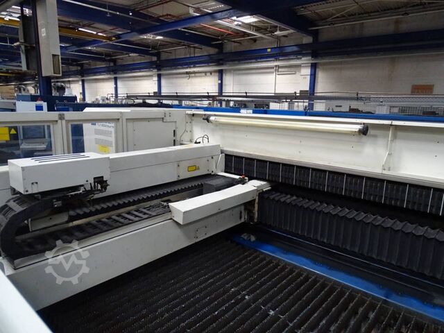 Laser cutting machine TRUMPF L3030