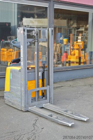 Hochhubwagen Jungheinrich ERC 212