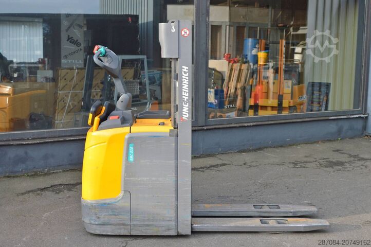 Hochhubwagen Jungheinrich ERC 212