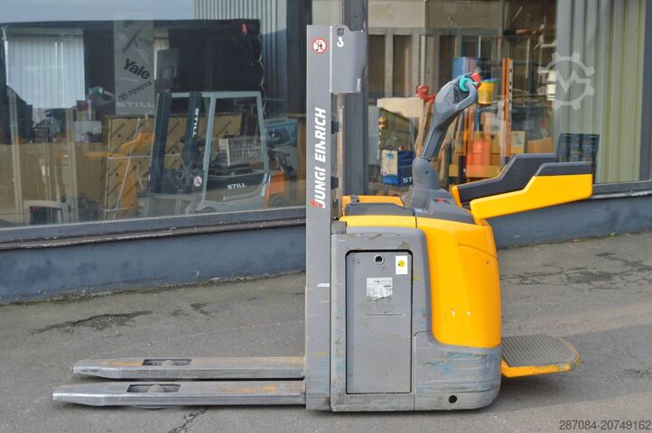 Hochhubwagen Jungheinrich ERC 212