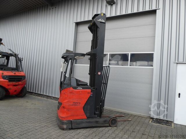 Schubmaststapler Linde R14-01
