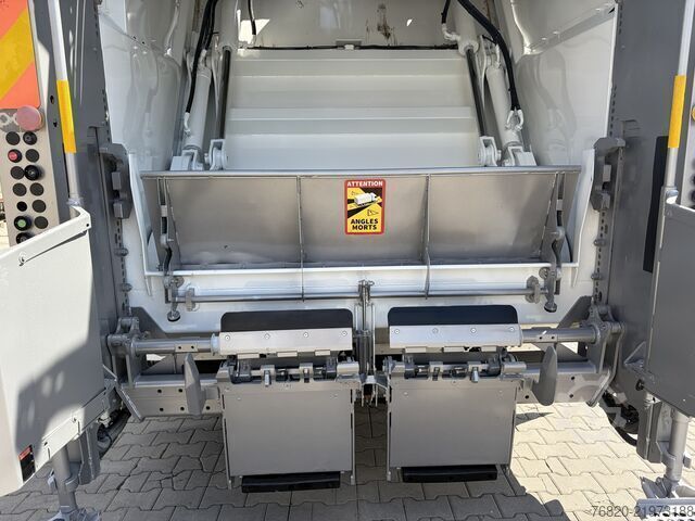 Garbage truck Scania P 320