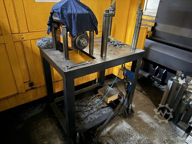 Fahrständerfräsmaschine FOUR STAR Taiwan SG-36180