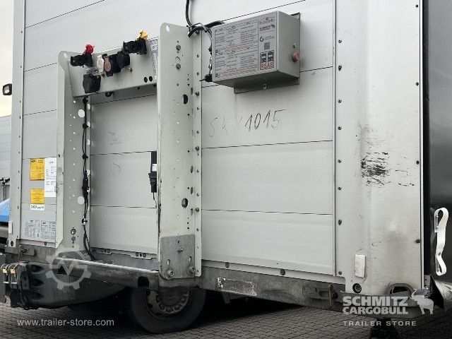 Auflieger mit Pritsche & Plane Schmitz Cargobull Curtainsider Standard Getränke