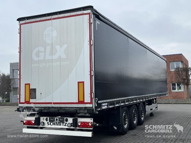 Auflieger mit Pritsche & Plane Schmitz Cargobull Curtainsider Standard Getränke