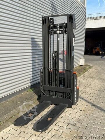 Pedestrian Stacker Noblelift SWB130 Initialhub