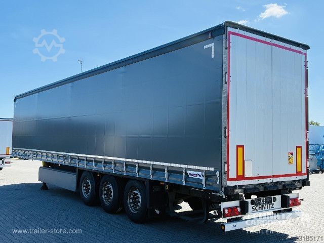 Auflieger mit Pritsche & Plane Schmitz Cargobull Curtainsider Standard Getränke