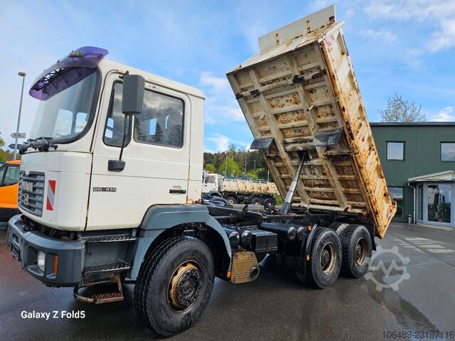 Dreiseitenkipper LKW MAN 26.214