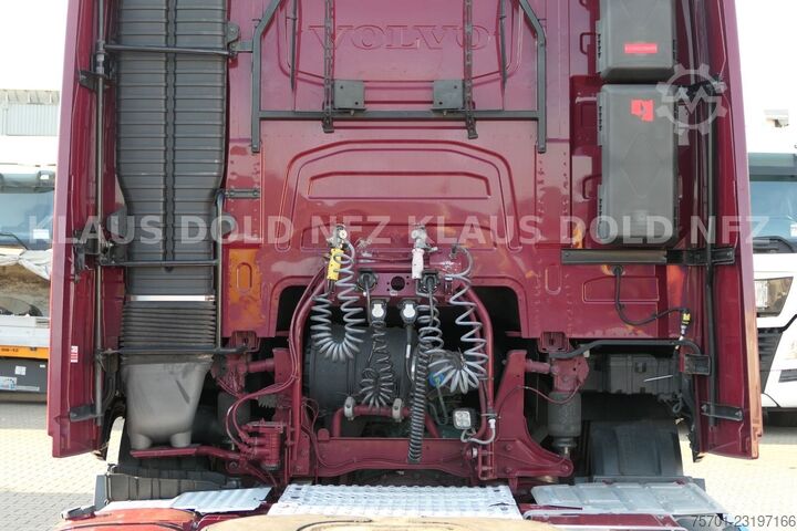 Volume tractor unit VOLVO FH 460 Globetrotter 2-Tanks Euro 6