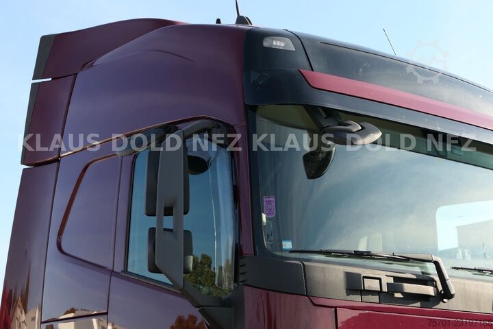 Volume tractor unit VOLVO FH 460 Globetrotter 2-Tanks Euro 6