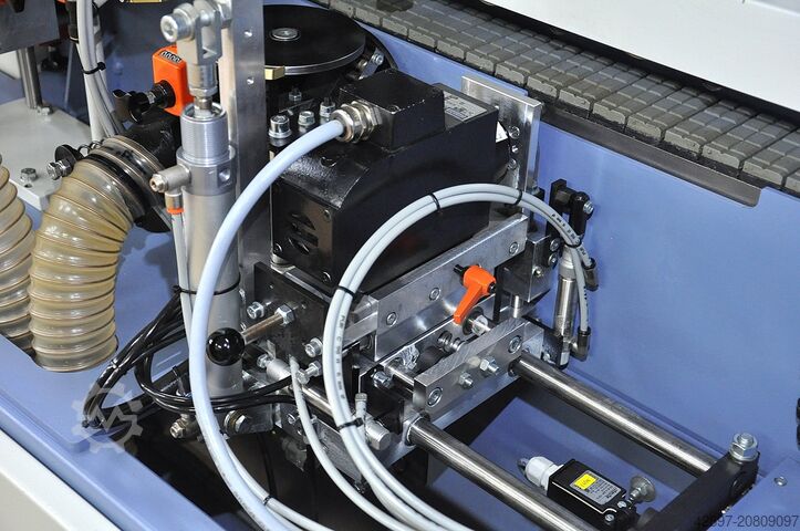 Kantenanleimmaschine mit Fuegen Hebrock F4