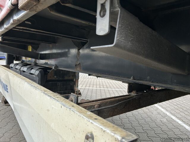 Schiebeplanen Krone Profi Liner / Curtainside / VALX Drum / NL Trailer