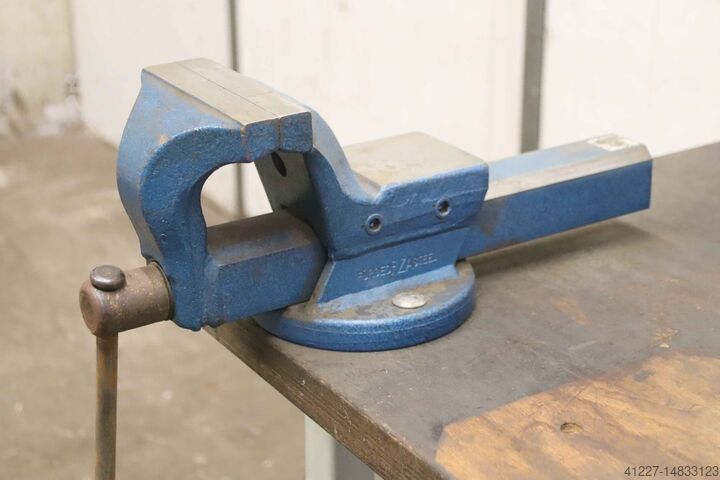 Werkbank mit Schraubstock unbekannt 2000/720/ H940 mm