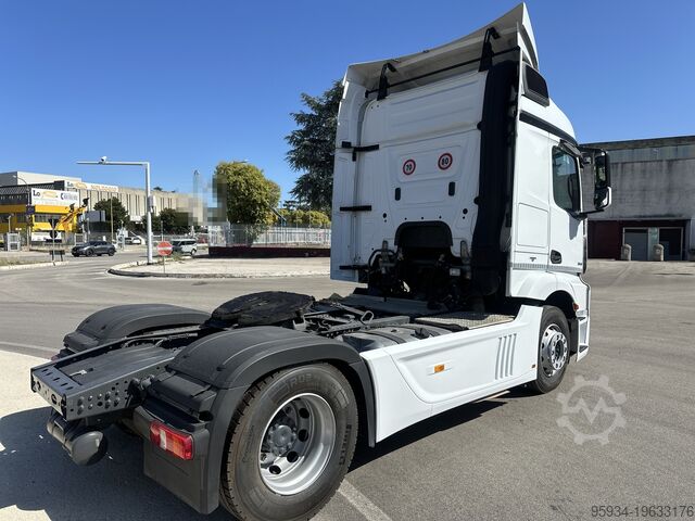 Standard road tractor Mercedes-Benz ACTROS 1848