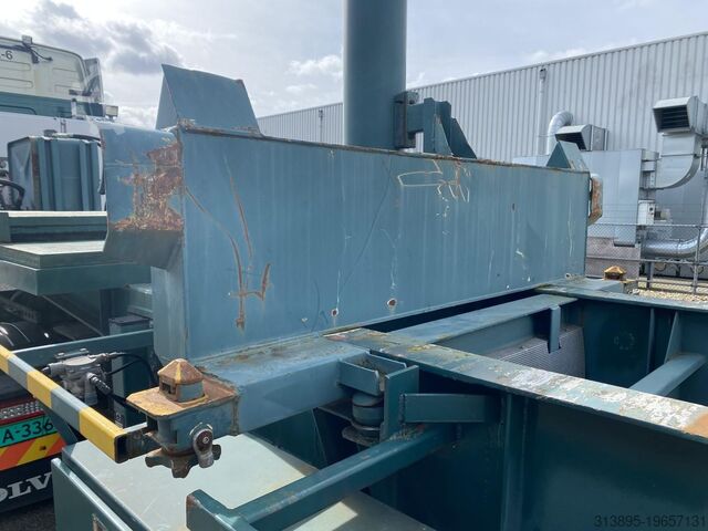 Container transport Burg 20 Ft. Container/Tipper , Self Suport Diesel