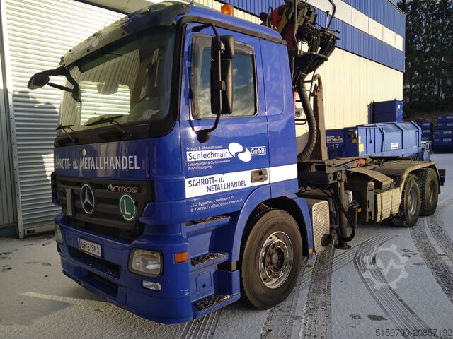 Roll-off tipper truck Mercedes Actros 2641 6x4 mit Recyclingkran