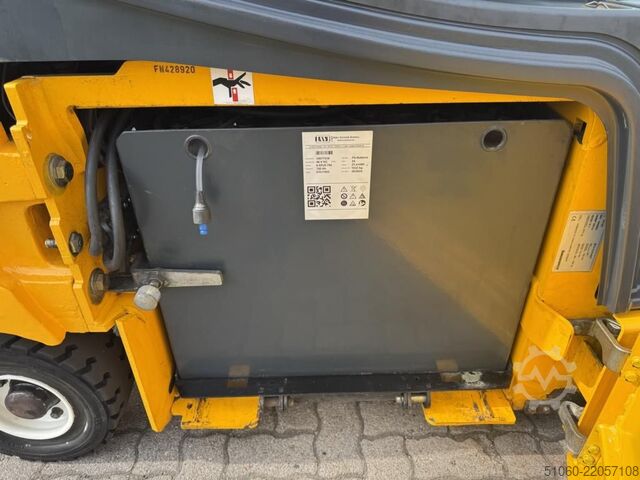 Electric 4-wheel forklift Jungheinrich EFG320