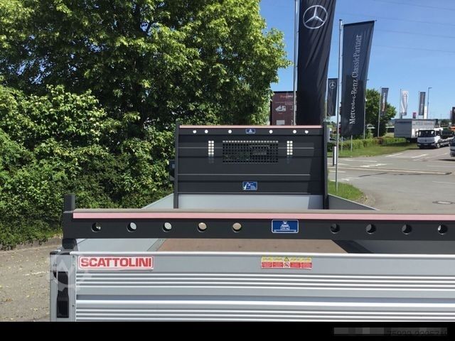 Pick-up van FUSO eCanter 4C15e S-Batterie Pritschenaufbau/LED